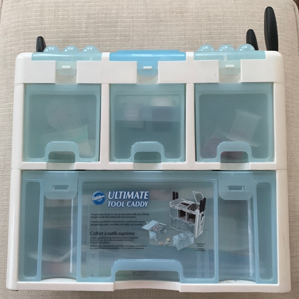 Used Wilton Ultimate Tool Caddy Case for Cake Decorating Equipment 409-2585.